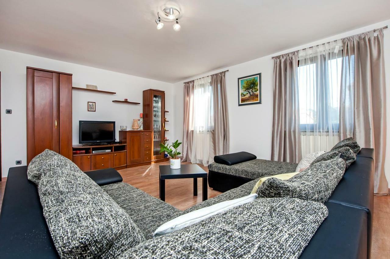 Apartment Nika Rovinj Exterior foto
